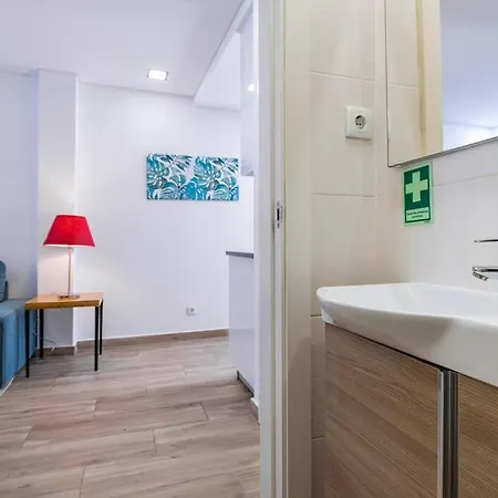 156 Banksy Oasis Terrace Apartment