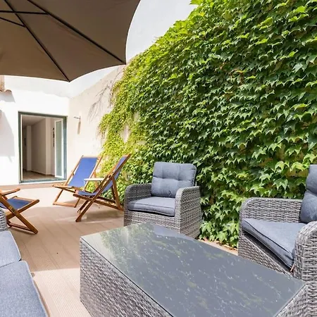 156 Banksy Oasis Terrace Apartment Lisbon