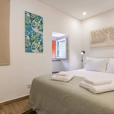 156 Banksy Oasis Terrace Apartment *